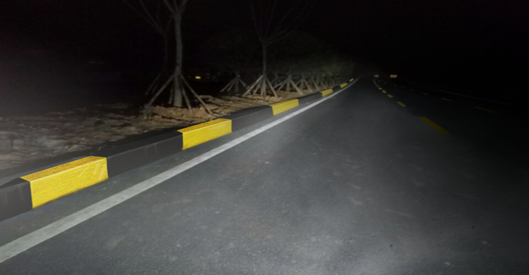 道路的“护花使者”--道路反光漆