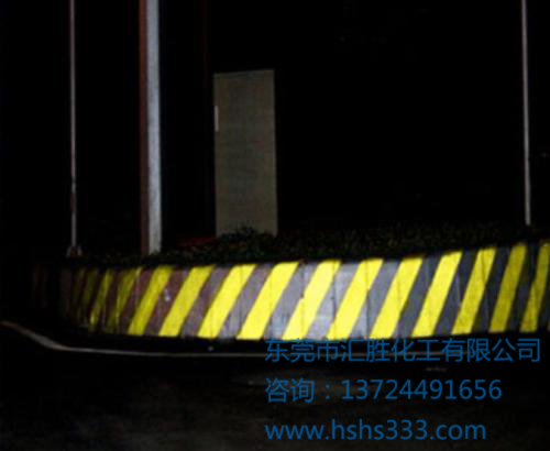 反光漆生产厂家告诉您反光材料运用的价值