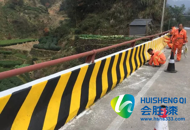 别让涂刷陋习成为公路反光漆的质量屏障