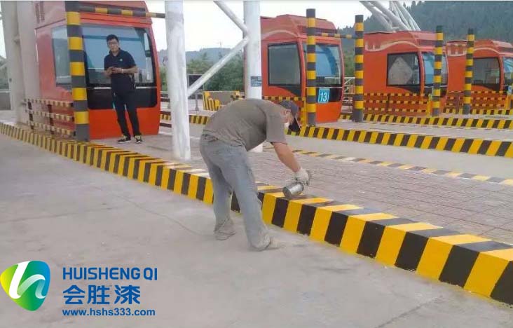 刷反光漆时是否需要先清除残留的普通油漆？