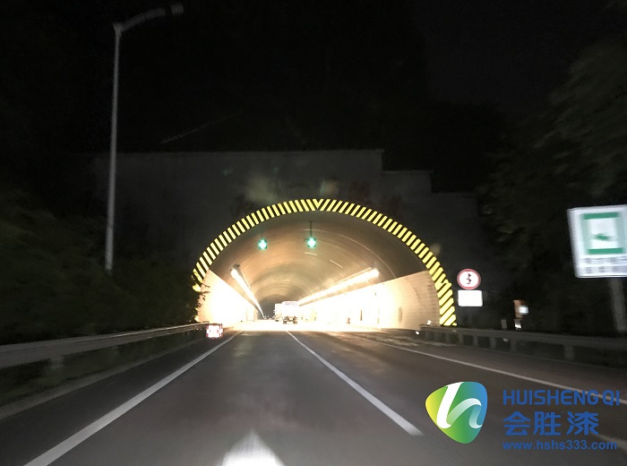 隧道反光漆应用案例
