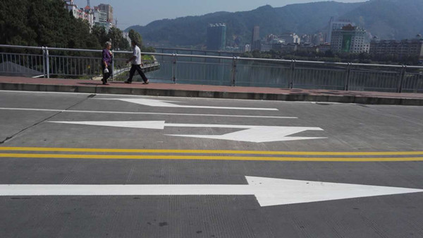 牢记道路反光漆的这些小贴士，关键时候可以帮上您