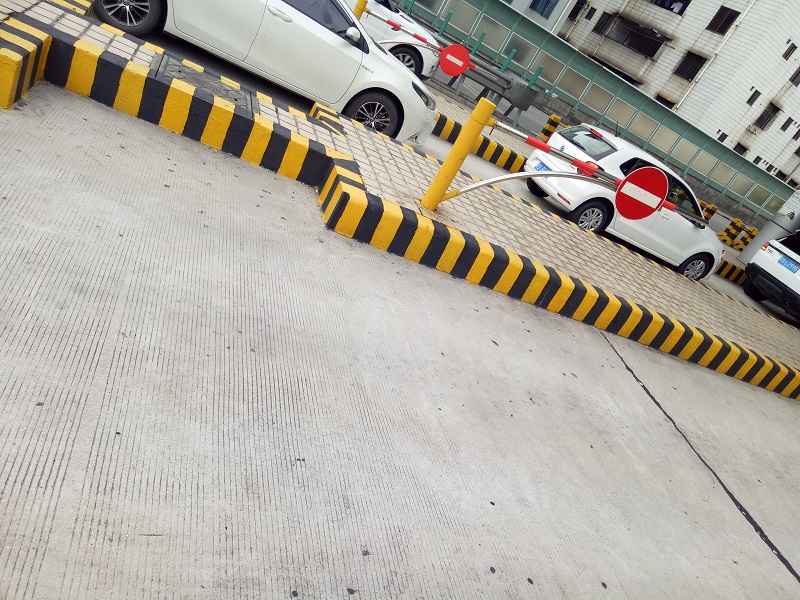 黑漆怎么喷才反光？让汇胜反光漆来告诉你