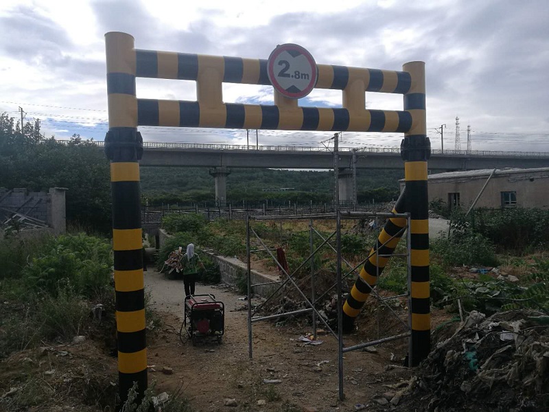 汇胜限高栏反光漆保护桥梁做桥洞前的“拦路虎”