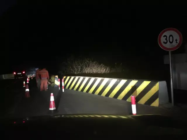 驾驶员注意！这些没涂刷反光油漆的道路，开车要谨慎