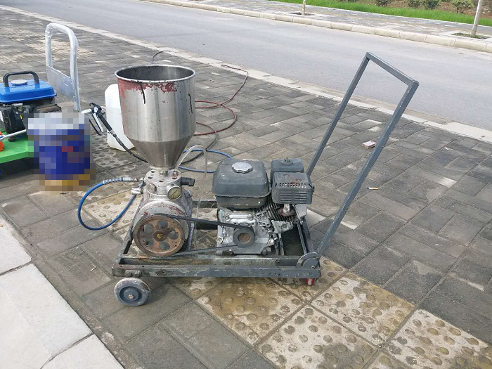 让路面反光漆的附着力更好的搅拌方法，赶紧收藏起来吧！