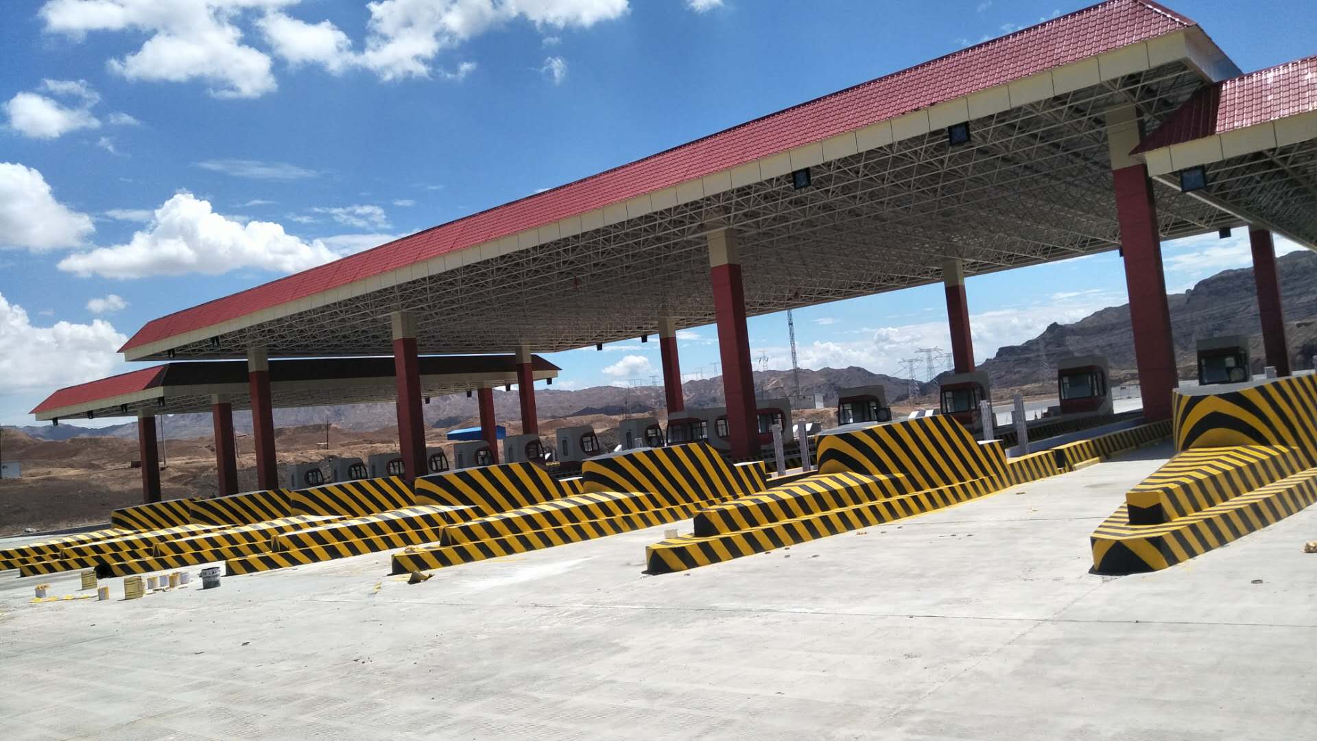 顾客对于道路反光漆的满意就是汇胜化工前行的动力