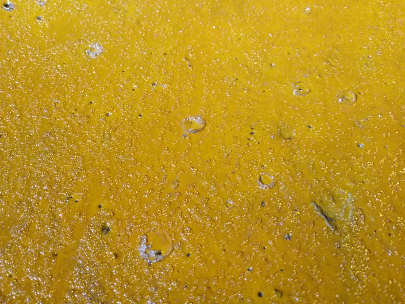 工地上涂刷的道路反光漆有气泡怎么办？