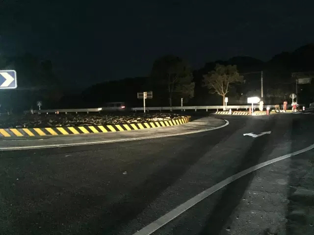 庄河道路反光油漆