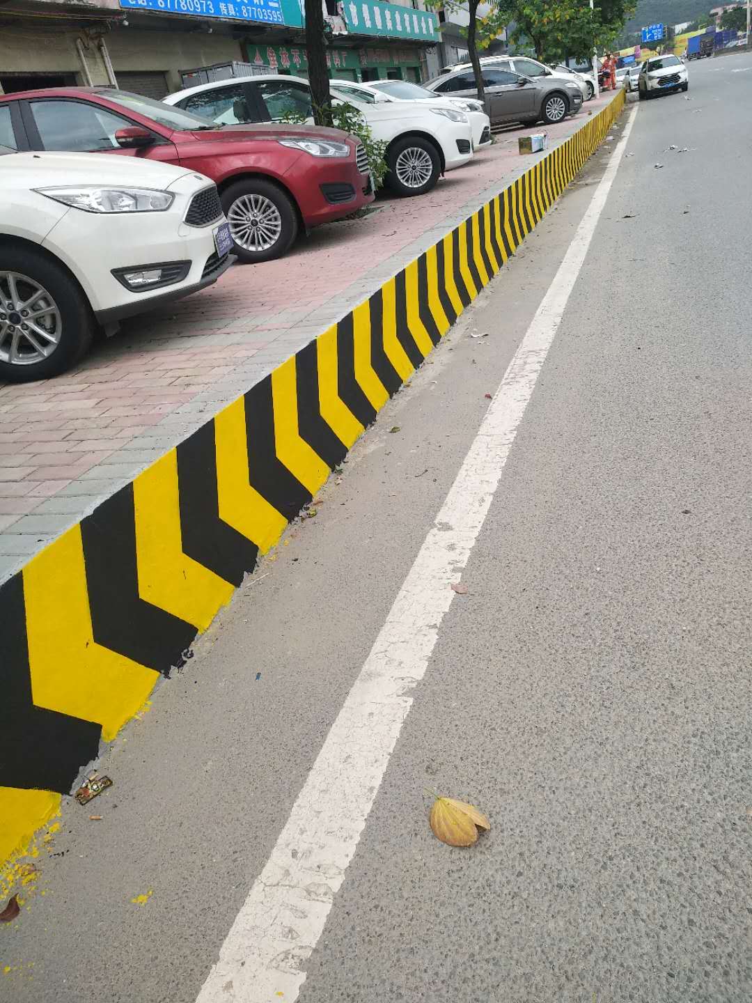还在纠结道路黄黑反光涂料为什么会流坠？看看这篇文章