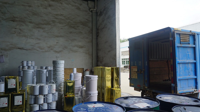 道路黄黑反光漆厂家：来来来，济宁的客户请往这边走~