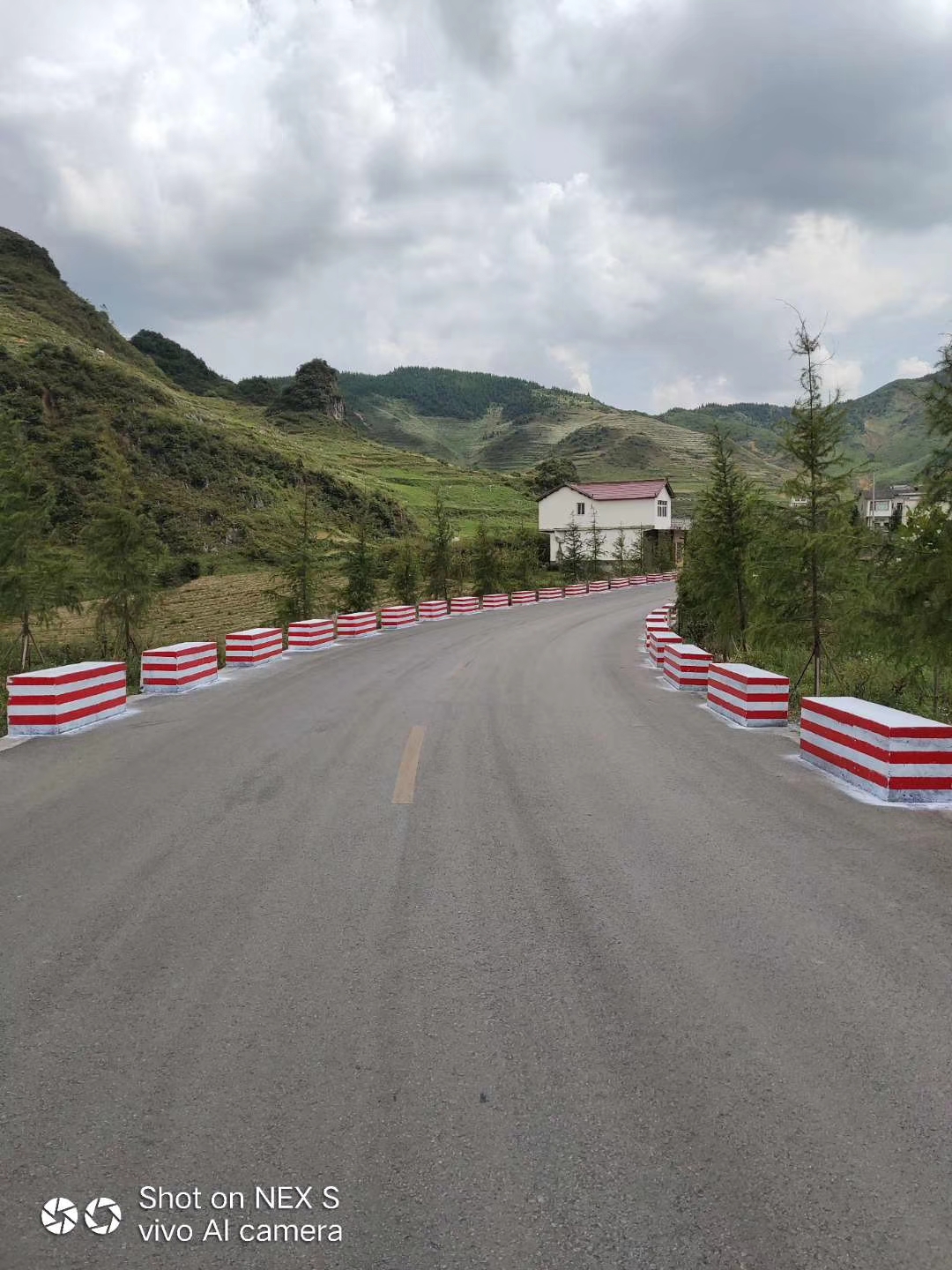 您的道路防撞反光漆“起痱子”了吗？汇胜教您如何处理