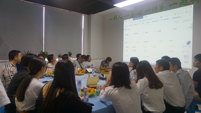 怎么回事，汇胜反光漆公司怎么这么热闹？