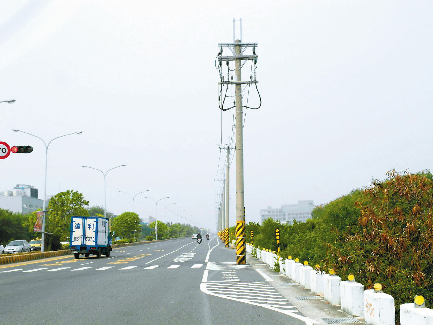 会胜牌电线杆反光漆：不比不知道，一比吓一跳