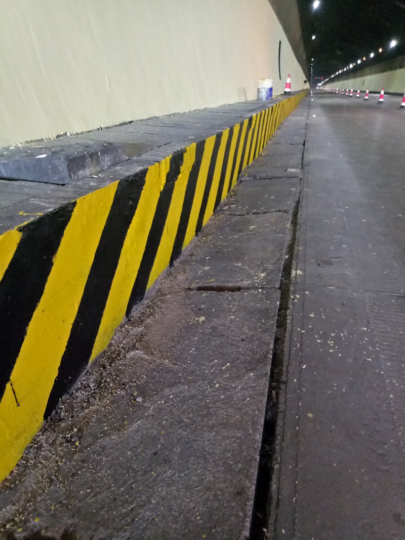 这些才是造成公路隧道反光漆发花的原因