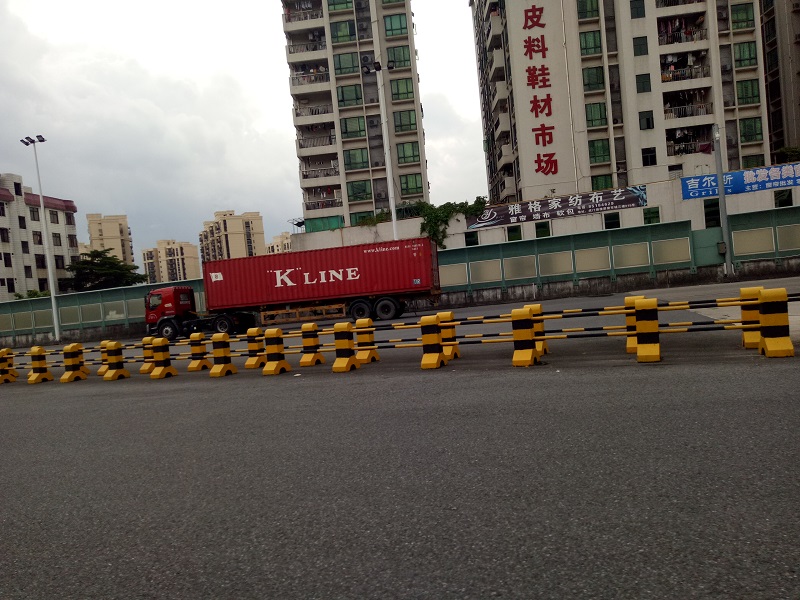 关于公路防撞墩专用漆的耐候性问题解析