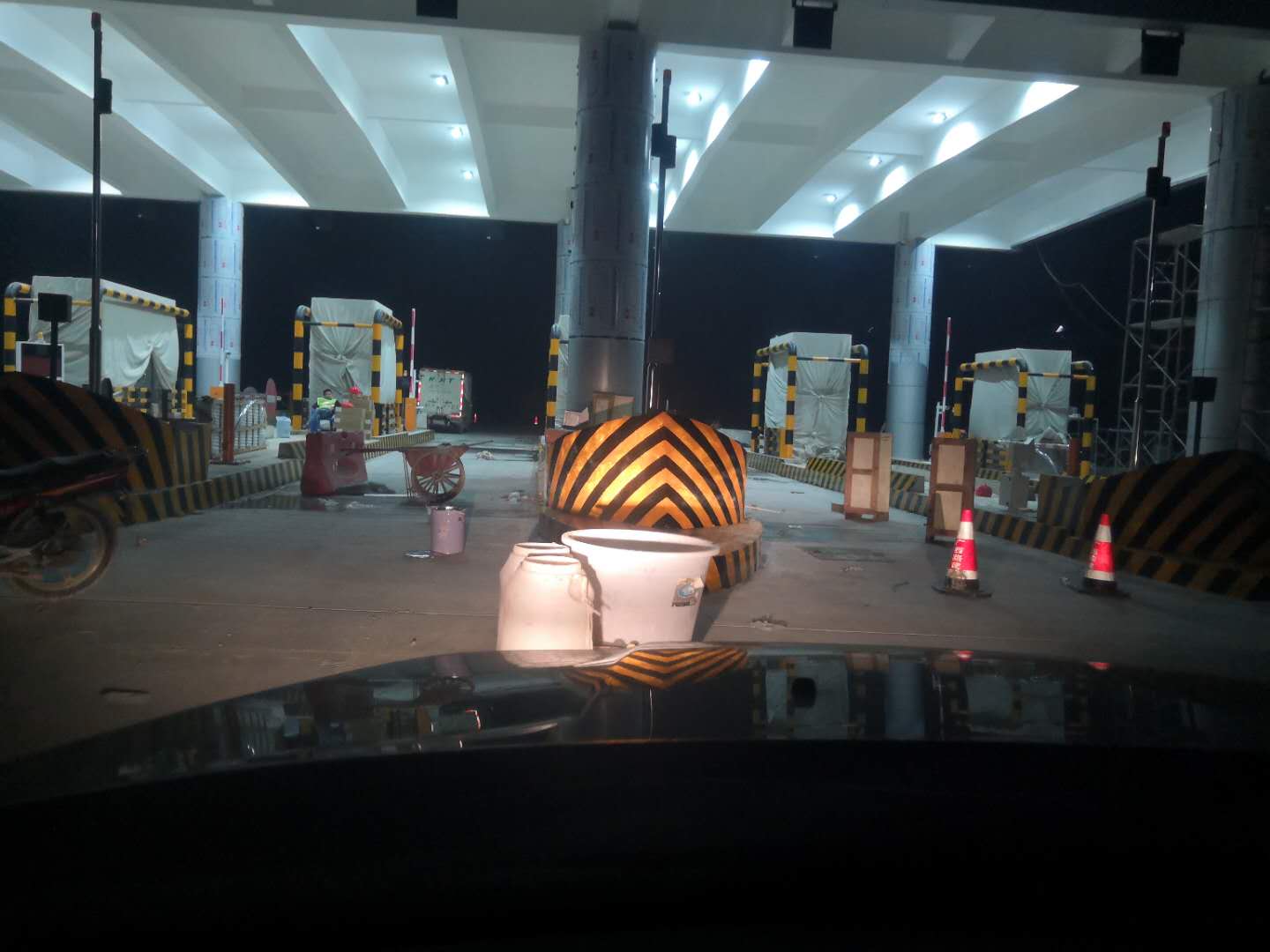 警示反光油漆所在的化工行业到底经历了什么？