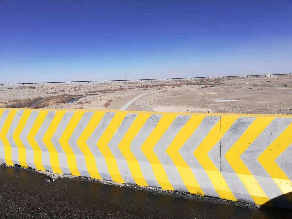 高速公路反光油漆的耐候性有多强？