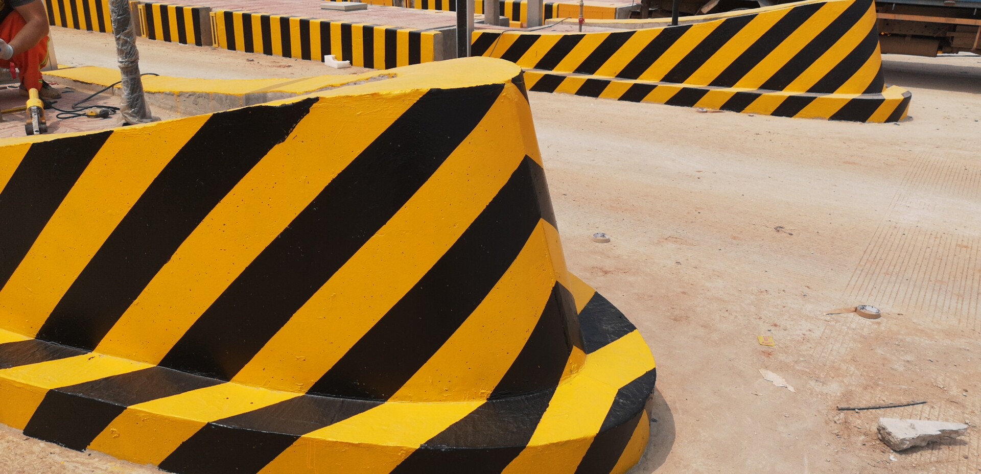 会胜漆的警示反光涂料施工注意事项