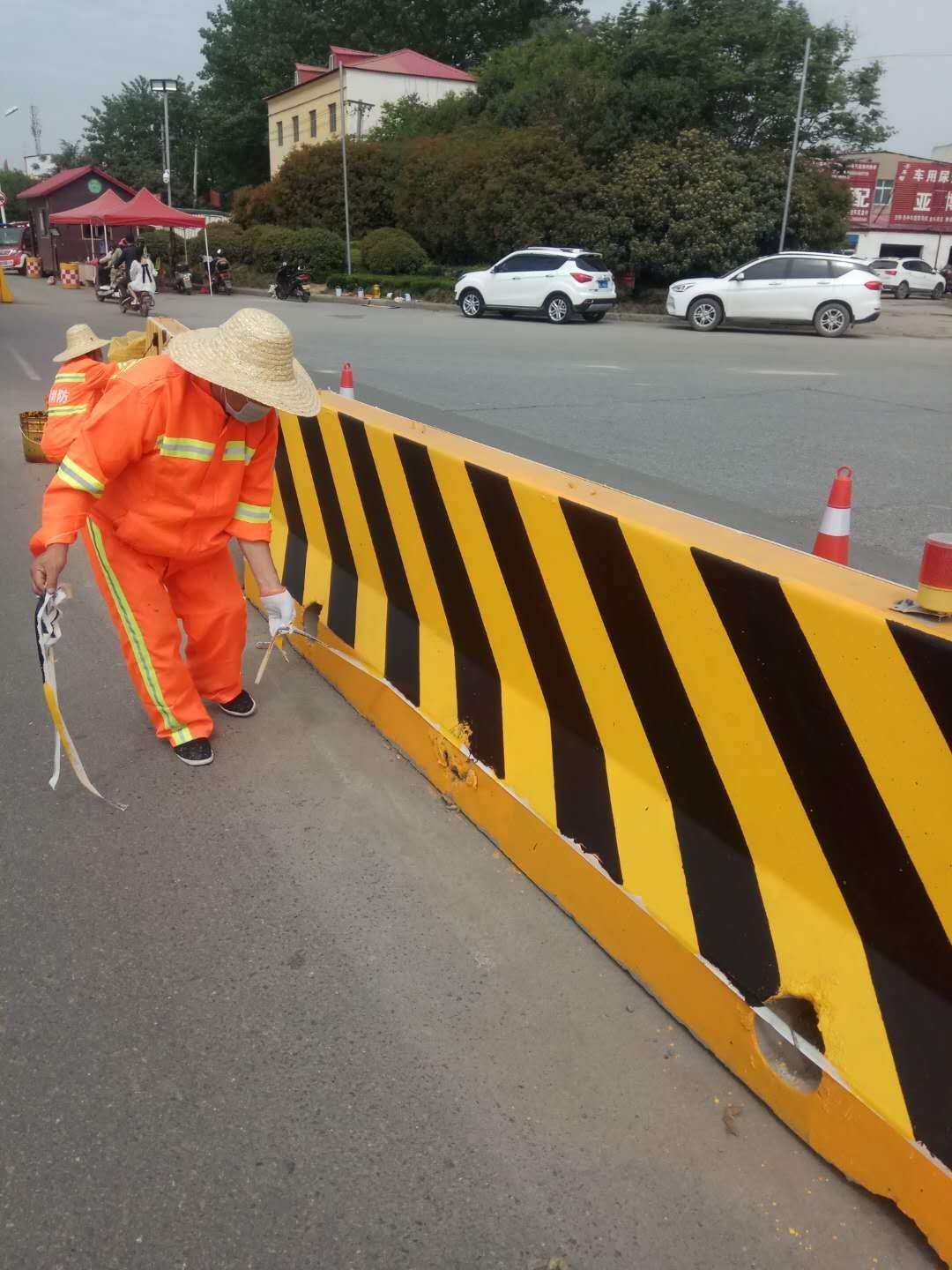 高速路防撞墩反光漆注意这些细节，脱落远离你