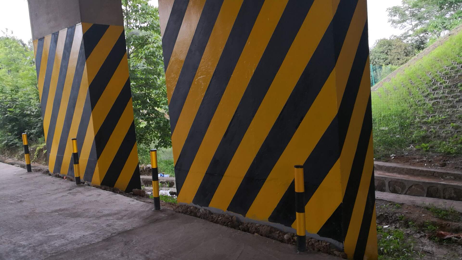 桥梁夜间反光漆的反光效果怎么样？