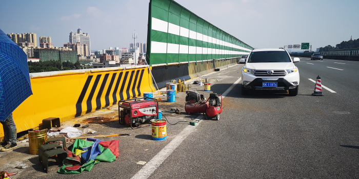 冬季道路反光漆施工时你不得不了解的注意事项