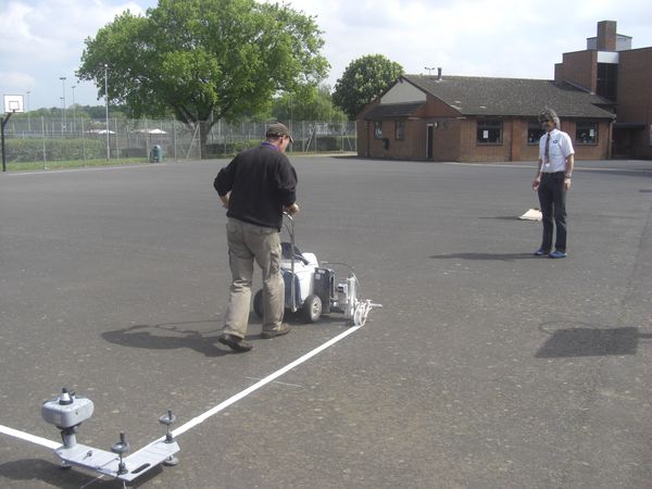 警示划线漆施工注意事项