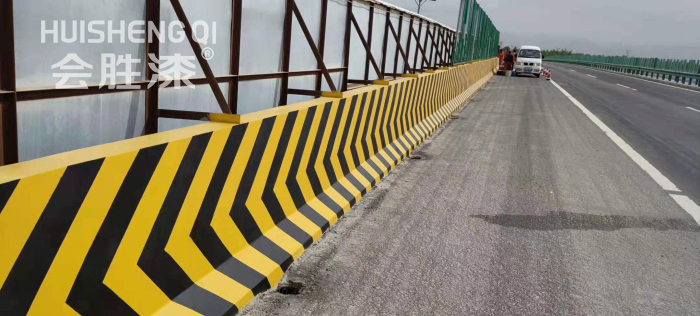 荧光漆跟车道安全岛油漆有什么区别