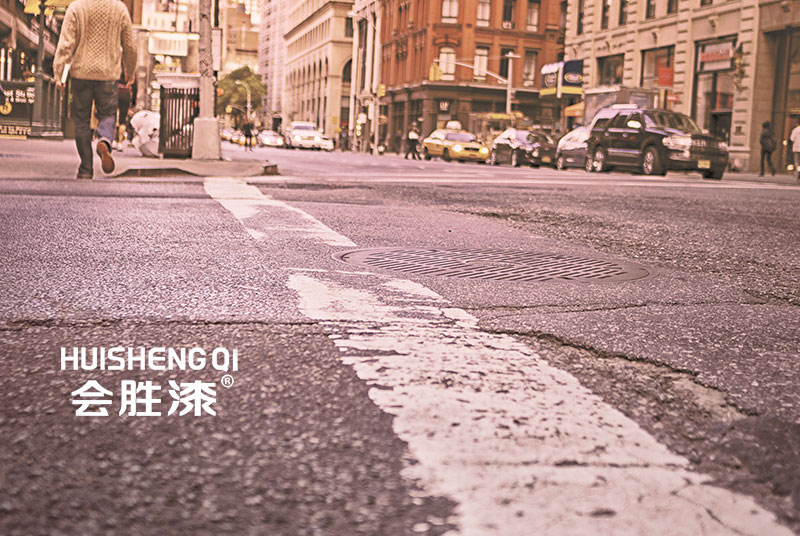 马路上的划线漆起皮脱落是什么原因