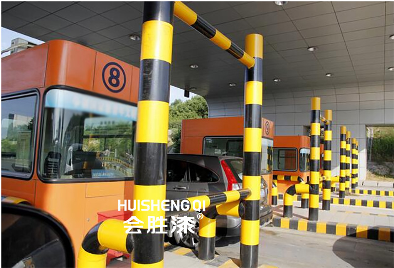 路面柱子刷涂反光漆用什么方法？