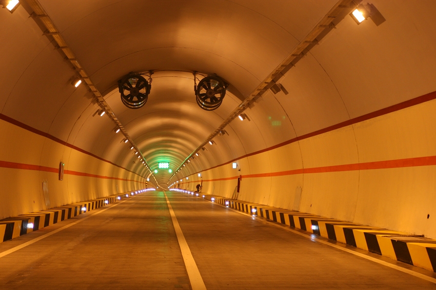 隧道反光漆.jpg