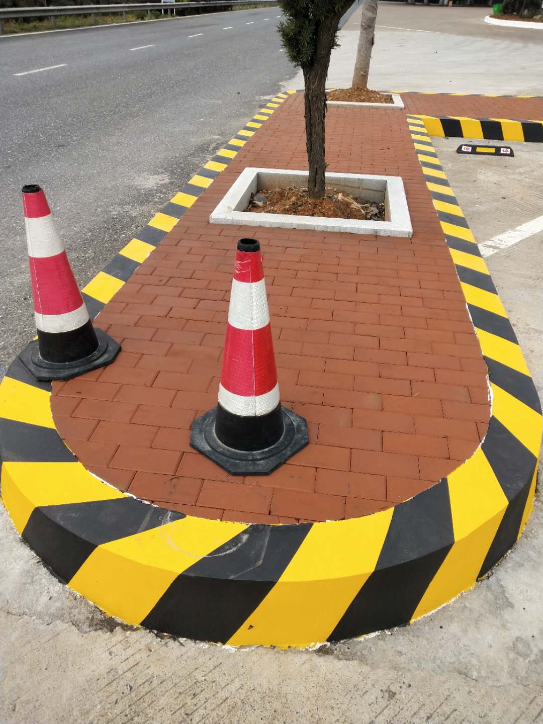 立面反光标识涂料