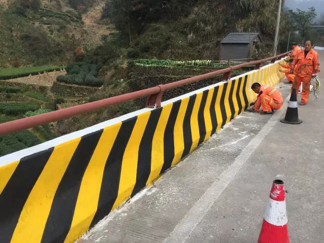 道路安全反光漆